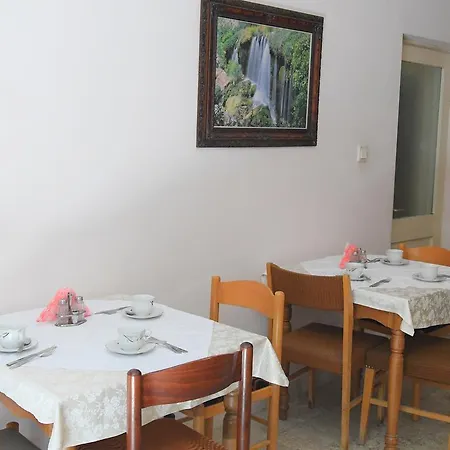 Hotell Haxhiu Tirana
