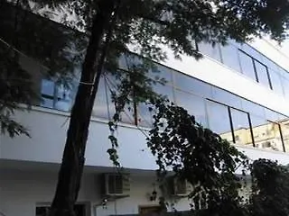 Haxhiu Τίρανα