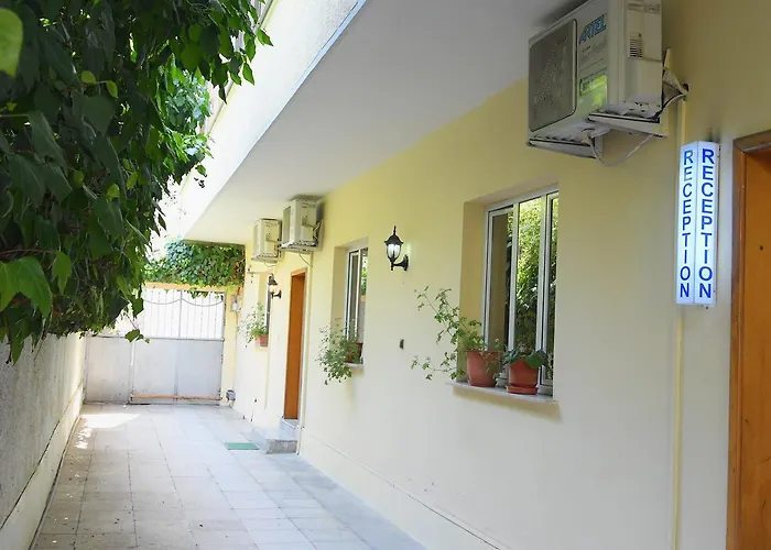 Ξενοδοχείο Haxhiu 2*